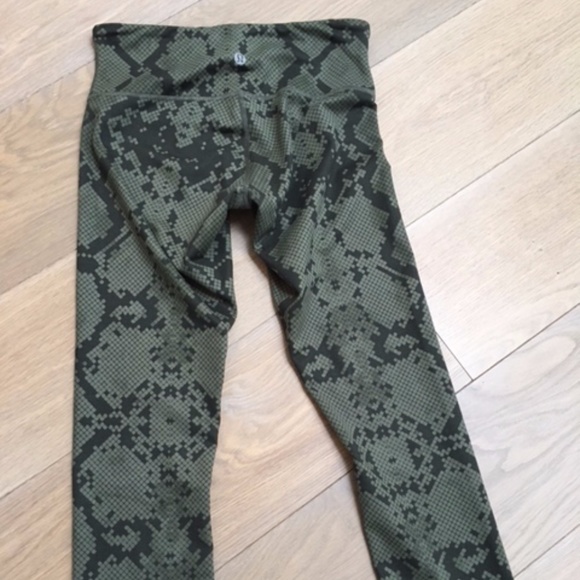Lululemon Army Green Workout Pants - Picture 3 of 5